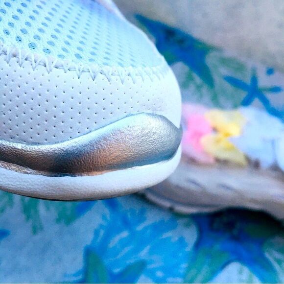 KAWII Swarovski Crystal Custom Skechers🦋💕🌺💝🦋 - Picture 13 of 13